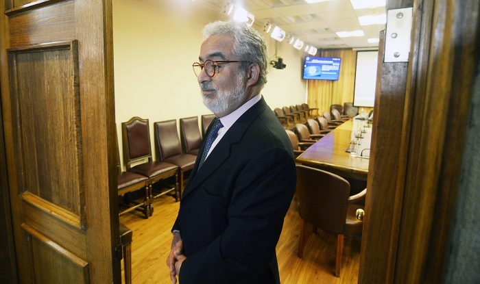 Abogado de Chadwick por acusación constitucional asegura que el ex ministro “cumplió con todo lo que le ordenaba la Constitución” Abogado de Chadwick por acusación constitucional asegura que el ex ministro