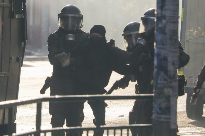 UDI presentará proyecto que da más protección a Carabineros, PDI y Gendarmería UDI presentará proyecto que da más protección a Carabineros, PDI y Gendarmería