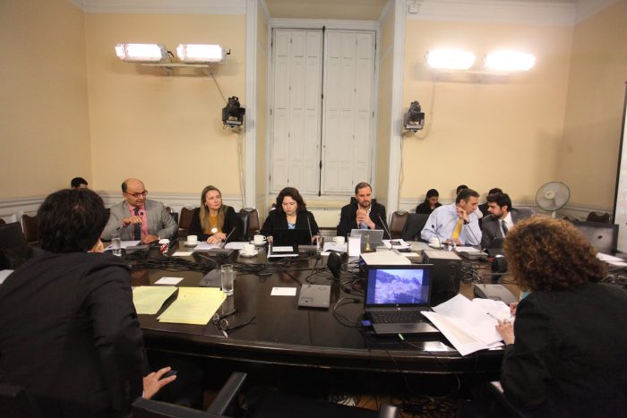 Comisión investigadora que analiza acusación constitucional contra exministro Chadwick recomendó rechazar el libelo Comisión investigadora que analiza acusación constitucional contra exministro Chadwick recomendó rechazar el libelo
