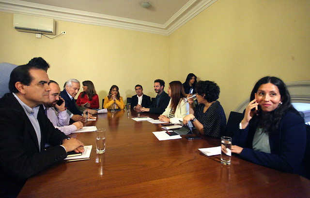 Sin acuerdo termina reunión entre Chile Vamos y la oposición por proceso constitucional Sin acuerdo termina reunión entre Chile Vamos y la oposición por proceso constitucional