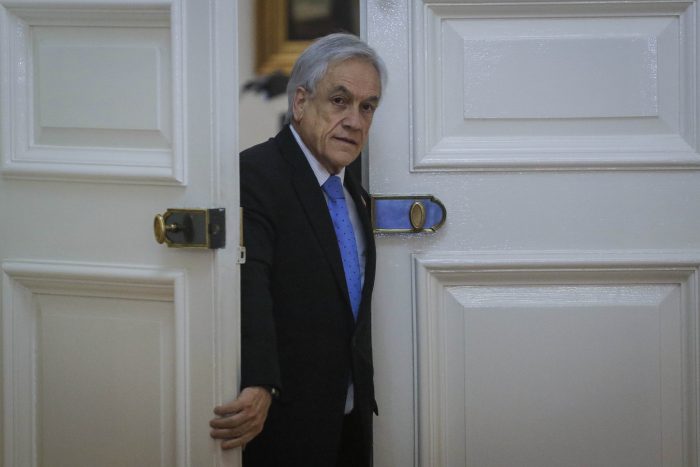 La extrema sensibilidad económica de la democracia chilena y las desconfianzas en el Presidente de la República La extrema sensibilidad económica de la democracia chilena y las desconfianzas en el Presidente de la República