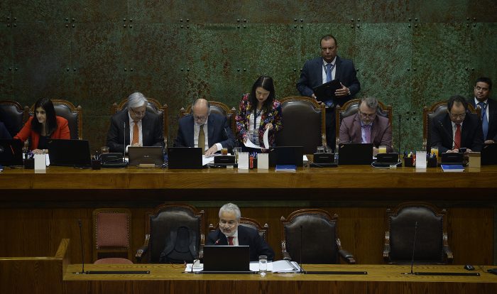 Chadwick al banquillo: acusación constitucional contra ex ministro del Interior pasa su primera prueba de fuego en la Cámara y ahora va al Senado Chadwick al banquillo: acusación constitucional contra ex ministro del Interior pasa su primera prueba de fuego en la Cámara y ahora va al Senado