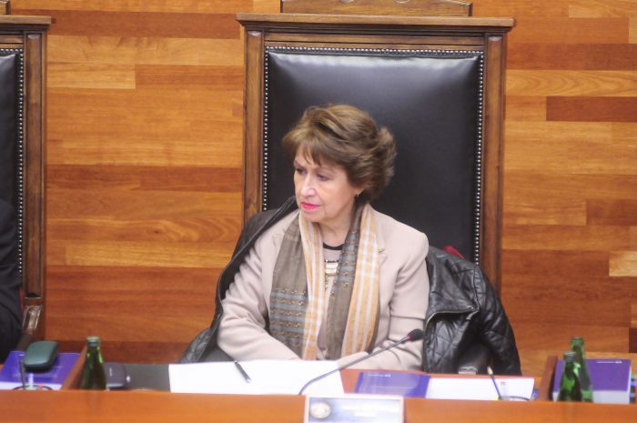 Abbott decide pagar $12 millones a Marisol Peña para representar a la Fiscalía en alegato que busca remoción de Emiliano Arias Abbott decide pagar $12 millones a Marisol Peña para representar a la Fiscalía en alegato que busca remoción de Emiliano Arias