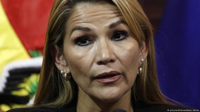 Senadora opositora asume la presidencia interina de Bolivia Senadora opositora asume la presidencia interina de Bolivia