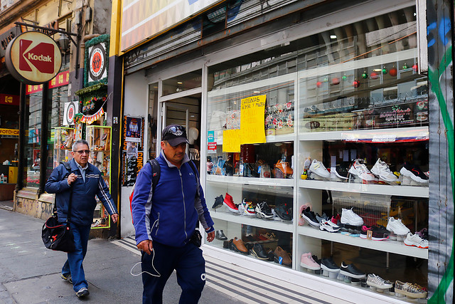 Cámara Nacional de Comercio: Ventas presenciales en la Región Metropolitana bajaron 18,5% en noviembre Cámara Nacional de Comercio: Ventas presenciales en la Región Metropolitana bajaron 18,5% en noviembre