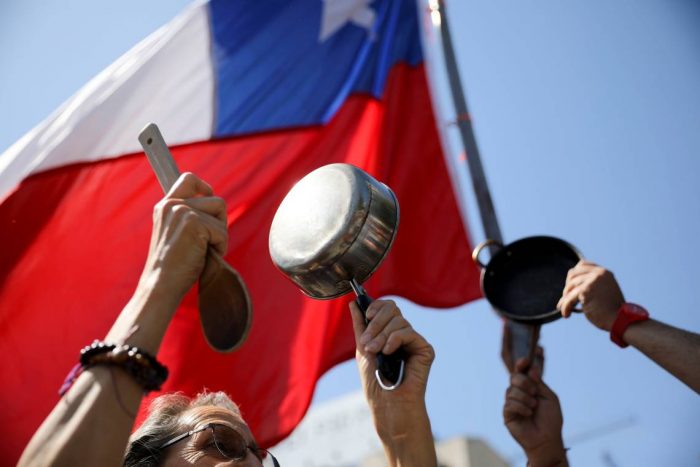 Partidos políticos y difusión de contenidos: una oportunidad de apertura al disenso Partidos políticos y difusión de contenidos: una oportunidad de apertura al disenso