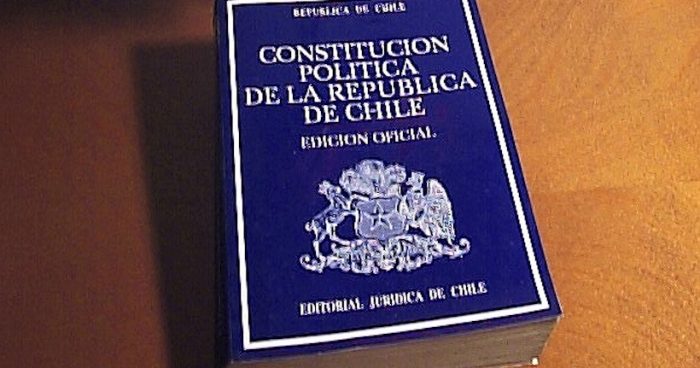 Publican en Diario Oficial la reforma constitucional que permite convocar a un plebiscito para una nueva Constitución