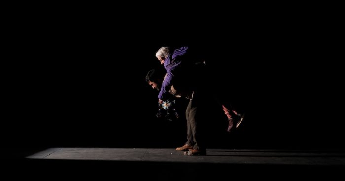 Funciones gratuita «Nadie lee fuego mientras todo se está quemando» en Teatro La Memoria Funciones gratuita «Nadie lee fuego mientras todo se está quemando» en Teatro La Memoria