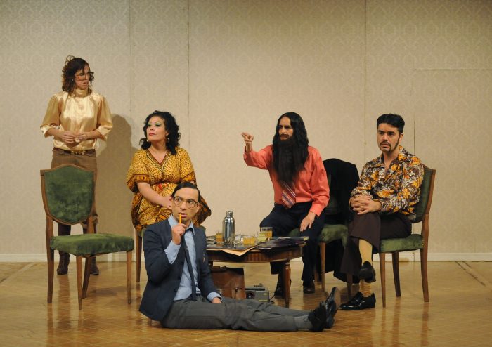 Comedia negra revive tertulias literarias de Mariana Callejas en Lo Curro Comedia negra revive tertulias literarias de Mariana Callejas en Lo Curro