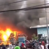 Incendian y saquean locales del Mall Arauco Quilicura tras denuncias de torturas en el lugar