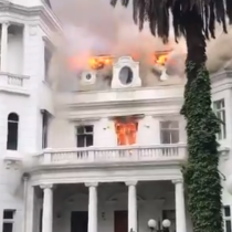 Incendian casona patrimonial ubicada en avenida Vicuña Mackenna