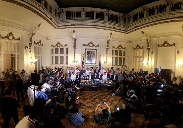 Con acuerdo constitucional en marcha se reactivan las urgencias: pensiones, salud, sueldos, educación y DD.HH. Con acuerdo constitucional en marcha se reactivan las urgencias: pensiones, salud, sueldos, educación y DD.HH.