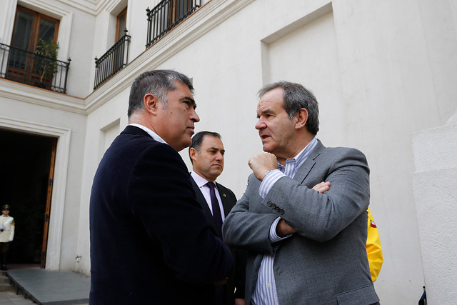 Allamand critica los dichos de Desbordes y se pone en la vereda de Van Rysselberghe y Kast Allamand critica los dichos de Desbordes y se pone en la vereda de Van Rysselberghe y Kast