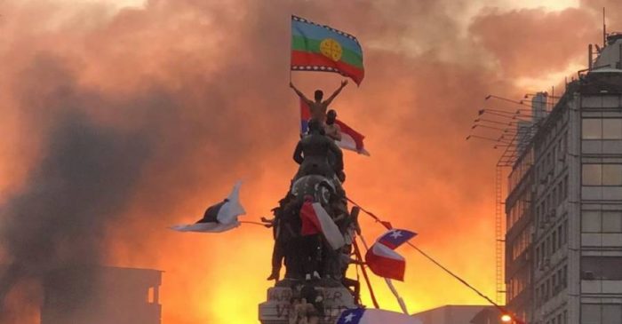 Constitución del 80 comienza a escribir su epitafio: Chile inicia histórico proceso político para un nuevo pacto social Constitución del 80 comienza a escribir su epitafio: Chile inicia histórico proceso político para un nuevo pacto social