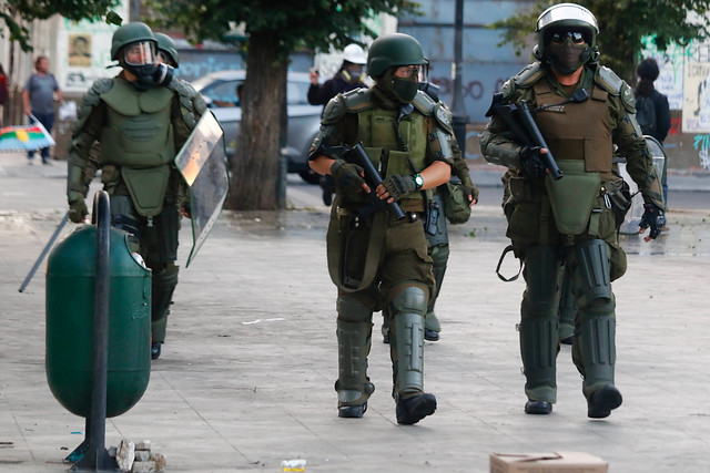 Carabineros estima en más de 15 mil los detenidos durante los últimos 35 días Carabineros estima en más de 15 mil los detenidos durante los últimos 35 días