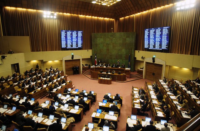 Gobierno presenta indicación que busca reducir el número de parlamentarios