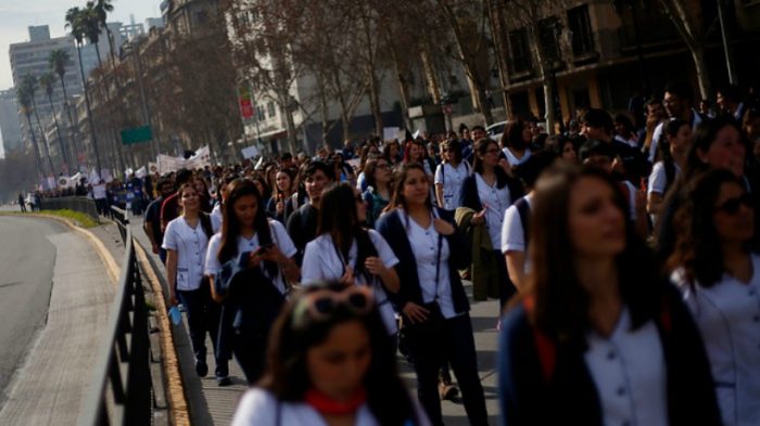 Falta firma presidencial: a punto de ser ley proyecto que sanciona delitos contra profesionales de la salud y educación Falta firma presidencial: a punto de ser ley proyecto que sanciona delitos contra profesionales de la salud y educación