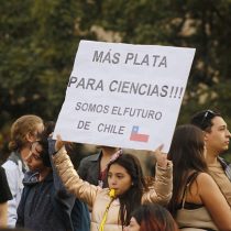 Duras críticas de los científicos a los recortes de Becas Chile por parte del Ministerio de Ciencia
