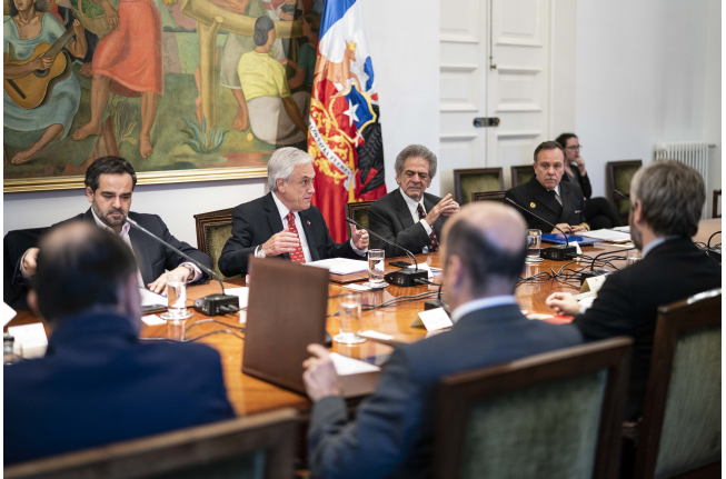 Un parche después de la herida: acta del Cosena “desclasificada” hoy revela preocupación del Gobierno por justificar el uso de la fuerza durante el estado de emergencia Un parche después de la herida: acta del Cosena “desclasificada” hoy revela preocupación del Gobierno por justificar el uso de la fuerza durante el estado de emergencia