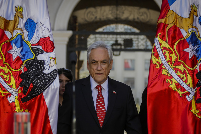 Piñera anuncia que presentará proyecto de reformas a la Constitución que discutirá con Chile Vamos y evita pronunciarse sobre plebiscito para nueva Carta Fundamental Piñera anuncia que presentará proyecto de reformas a la Constitución que discutirá con Chile Vamos y evita pronunciarse sobre plebiscito para nueva Carta Fundamental