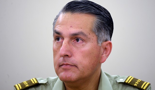 En Santiago, Temuco y Valparaíso organizaciones de DDHH piden al Presidente Piñera la renuncia del general Rozas por abusos policiales En Santiago, Temuco y Valparaíso organizaciones de DDHH piden al Presidente Piñera la renuncia del general Rozas por abusos policiales