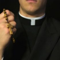 Suspenden del sacerdocio a ex rector del seminario de Concepción acusado de violación