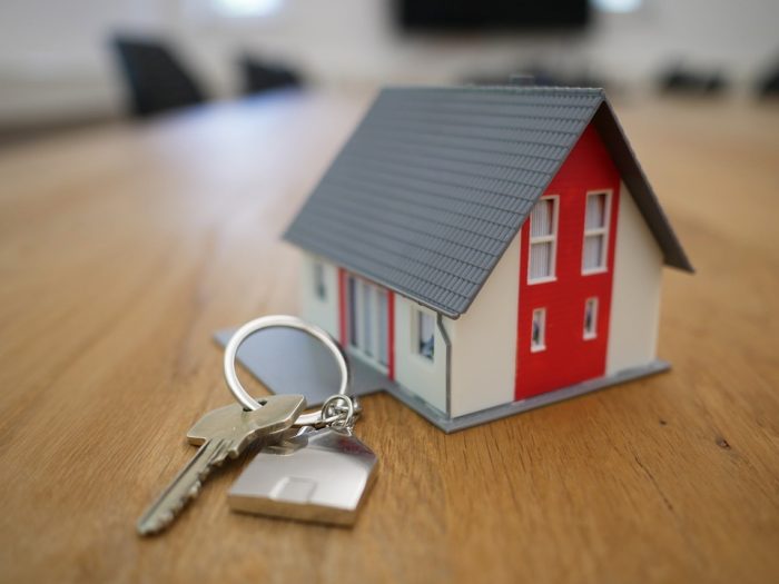 Auge en el mercado de casas: Hasta en 83% aumentaron los precios en comunas del norponiente de la RM