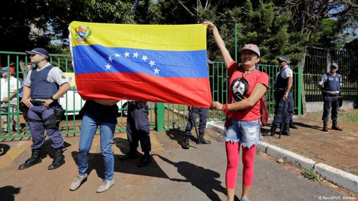 Partidarios de Juan Guaidó irrumpen en la embajada de Venezuela en Brasil Partidarios de Juan Guaidó irrumpen en la embajada de Venezuela en Brasil