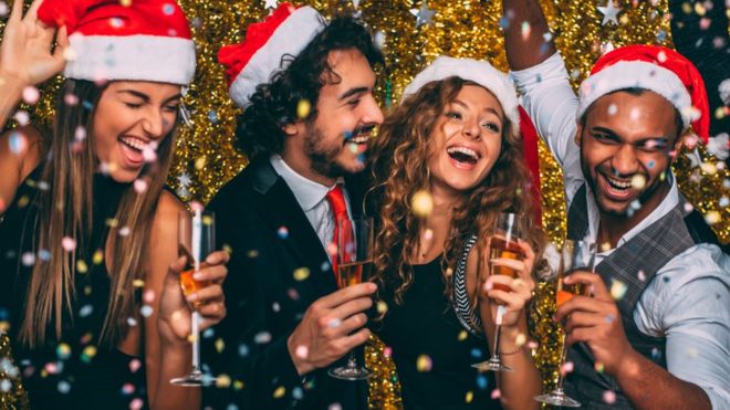 5 consejos que te ayudarán a beber con moderación durante las fiestas