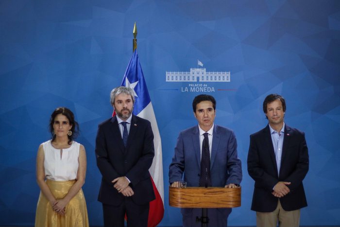 Operación Briones: Gobierno sale a salvar el peor desempeño de la economía en 10 años Operación Briones: Gobierno sale a salvar el peor desempeño de la economía en 10 años