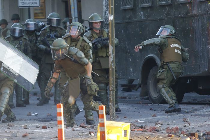 Carabineros niega datos entregados por informe de HRW: “No hay elementos que permitan sostener la efectividad de tales relatos” Carabineros niega datos entregados por informe de HRW: