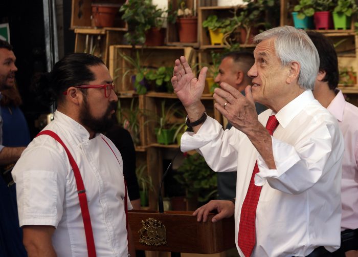 El invitado de piedra: polémica por pauta presidencial en restaurante de Maipú El invitado de piedra: polémica por pauta presidencial en restaurante de Maipú