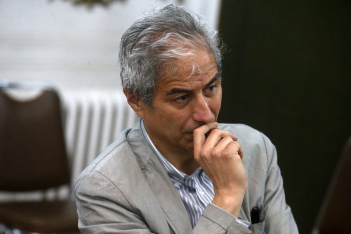 Mario Aguilar replica a ministro Briones: “Un profesional que gana $1,6 millones líquidos no es un rico” Mario Aguilar replica a ministro Briones: