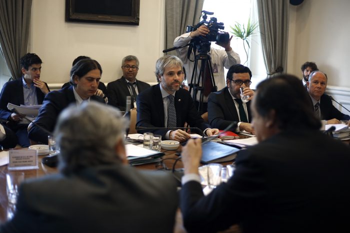 Senadores advierten que le bajarán dos tonos a la ley antisaqueos tras polémica aprobación en la Cámara de Diputados Senadores advierten que le bajarán dos tonos a la ley antisaqueos tras polémica aprobación en la Cámara de Diputados
