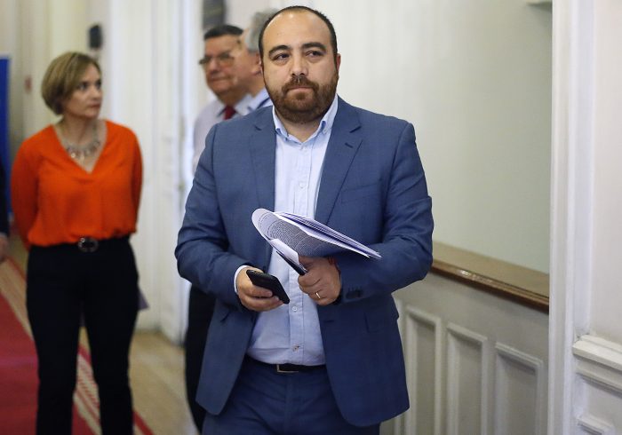 Fuad Chahin califica como un “error político” asesoría del exministro Burgos a Sebastián Piñera Fuad Chahin califica como un