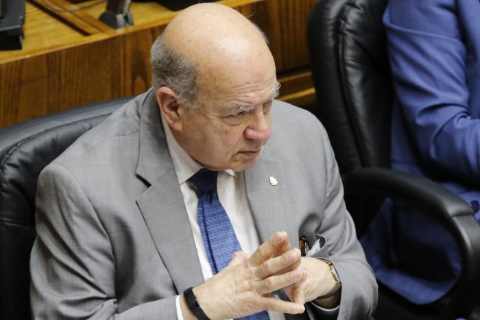 Senador Insulza explicó su voto a favor de la acusación constitucional contra Chadwick: “Habían existido violaciones a los DDHH” Senador Insulza explicó su voto a favor de la acusación constitucional contra Chadwick: