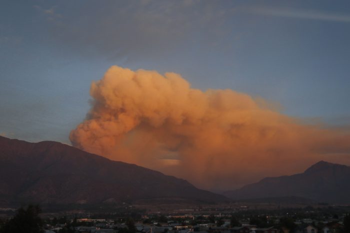 Incendio en Cajón del Maipo afectó alrededor de 365 hectáreas y se declaró Alerta Amarilla Incendio en Cajón del Maipo afectó alrededor de 365 hectáreas y se declaró Alerta Amarilla