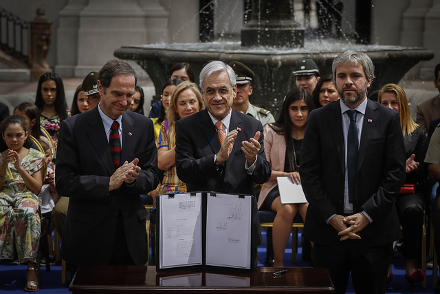 “Nuestras Fuerzas de Orden y Seguridad necesitan ser respetadas”: Piñera firmó proyecto de ley que fortalece la protección a Carabineros, PDI y Gendarmería