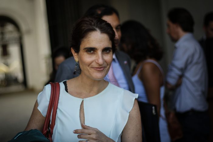 Ministra Zaldívar hace un llamado a las empresas para que respeten feriados obligatorios de fin de año de sus trabajadores Ministra Zaldívar hace un llamado a las empresas para que respeten feriados obligatorios de fin de año de sus trabajadores