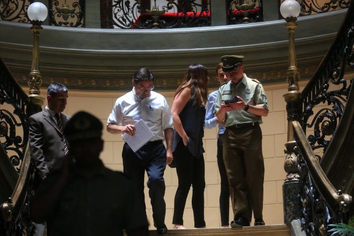Organizaciones recurren a la justicia contra el intendente Guevara y su estrategia del “copamiento preventivo” en Plaza Baquedano Organizaciones recurren a la justicia contra el intendente Guevara y su estrategia del “copamiento preventivo” en Plaza Baquedano