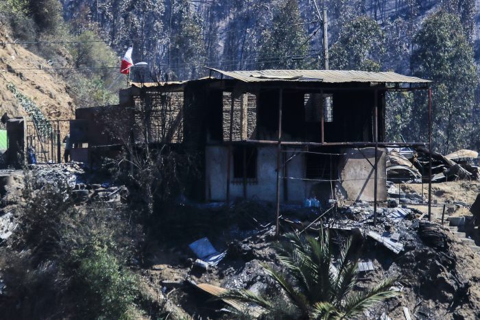 Intendente de Valparaíso aumenta a 245 las viviendas afectadas por incendio