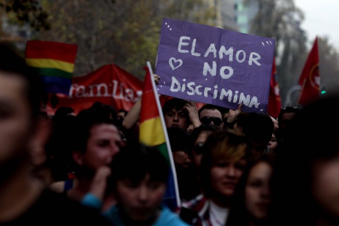 Denuncian por lesbofobia a inspector general de liceo en Puente Alto