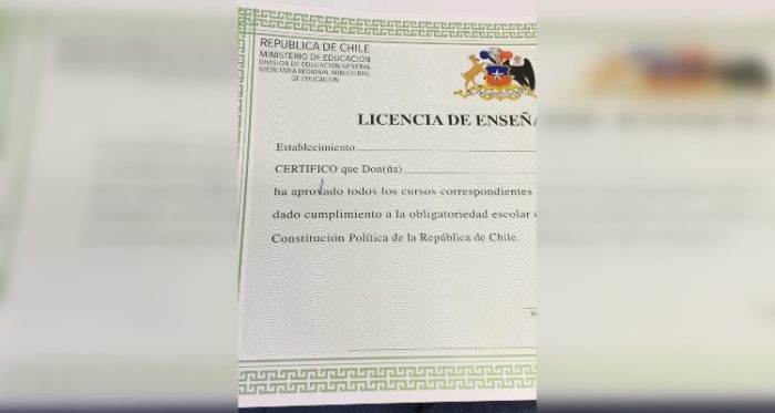 El grosero error ortográfico en certificados escolares que envió la municipalidad de Santiago El grosero error ortográfico en certificados escolares que envió la municipalidad de Santiago