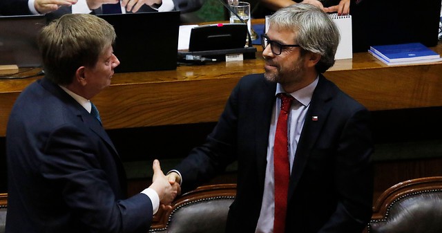 Resultado predecible: por falta de votos, Piñera se salva de acusación tras aprobarse la “cuestión previa” Resultado predecible: por falta de votos, Piñera se salva de acusación tras aprobarse la “cuestión previa”