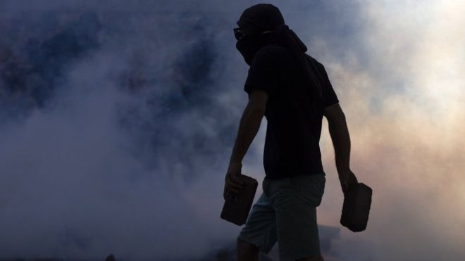 “Chile hoy es un país zombi”: John Müller, periodista chileno