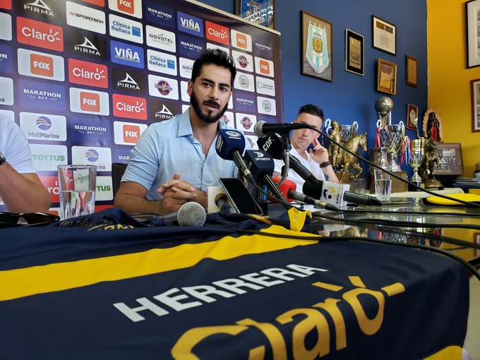 Refuerzo “oro y cielo”: Johnny Herrera fue presentado en Everton de Viña del Mar Refuerzo