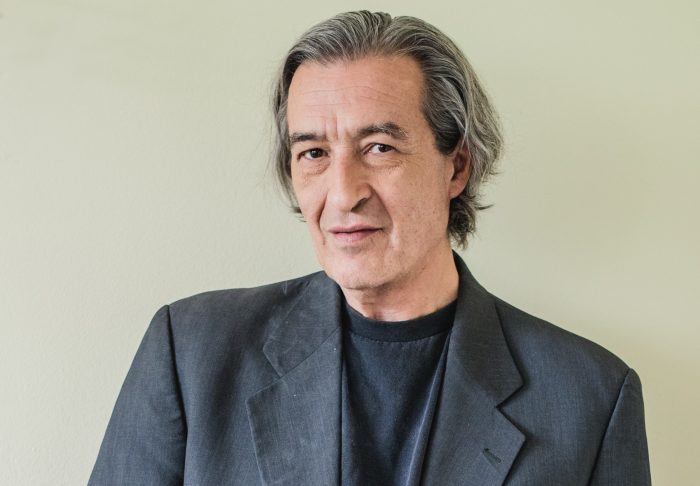 Escritor Gonzalo Contreras: “Cada uno trata de estar lo mejor posible parado en el mundo” Escritor Gonzalo Contreras: “Cada uno trata de estar lo mejor posible parado en el mundo”