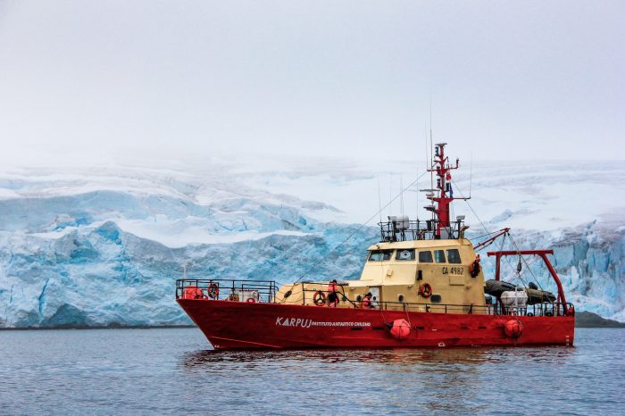 “Karpuj”, la nave científica del INACH, comienza su tercera campaña en Antártica “Karpuj”, la nave científica del INACH, comienza su tercera campaña en Antártica