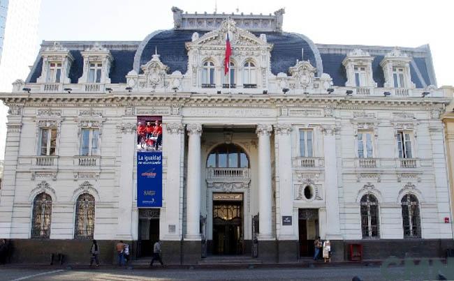 En plena crisis social y sin respaldo político ni cultural, Gobierno insiste en el “Museo de la Democracia” En plena crisis social y sin respaldo político ni cultural, Gobierno insiste en el “Museo de la Democracia”