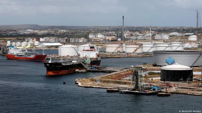 Estados Unidos anuncia sanciones a seis petroleros venezolanos